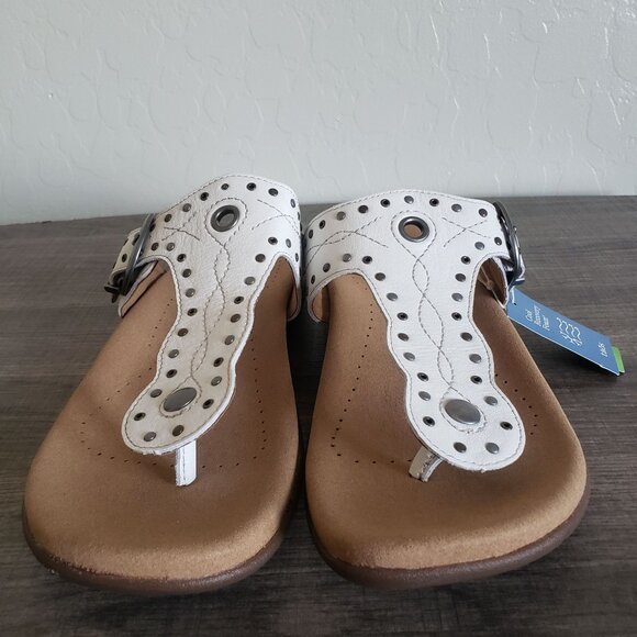 Taos Flash Studded Leather Slip-On Sandals White Size Women's 11 Buckle Bohemian - Picture 2 of 12
